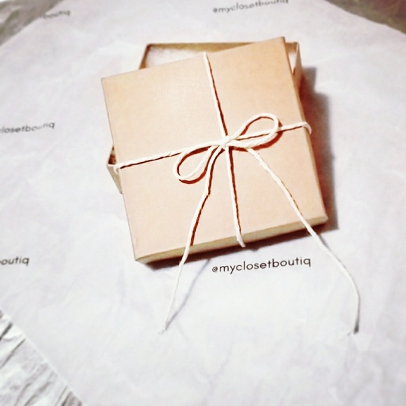 • Fast Shipping • - Picture 2 of 2